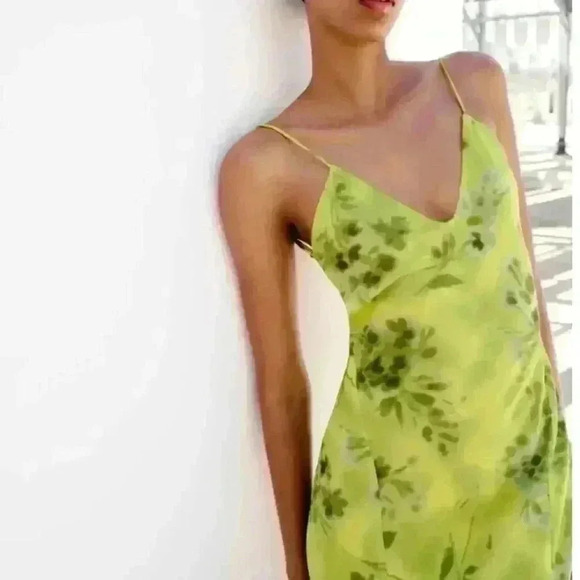 Zara Women’s Floral Vibrant Green Maxi Dress size Large - Picture 4 of 14
